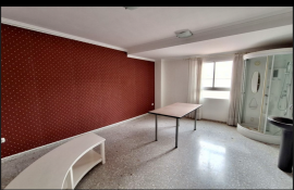 Entresuelo con gran potencial en zona estratégica, listo para adaptar a cualquier proyecto.